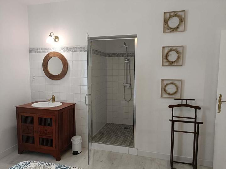 Découvrez le Gîte de Sabré Haut avec Gîtes en Quercy, votre refuge paisible au cœur du Quercy.