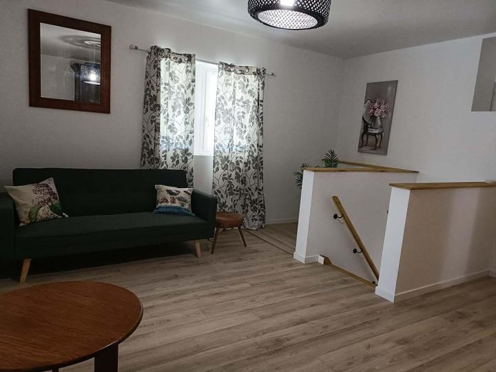 Découvrez le Gîte de Sabré Haut avec Gîtes en Quercy, votre refuge paisible au cœur du Quercy.