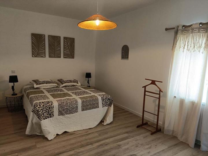 Découvrez le Gîte de Sabré Haut avec Gîtes en Quercy, votre refuge paisible au cœur du Quercy.