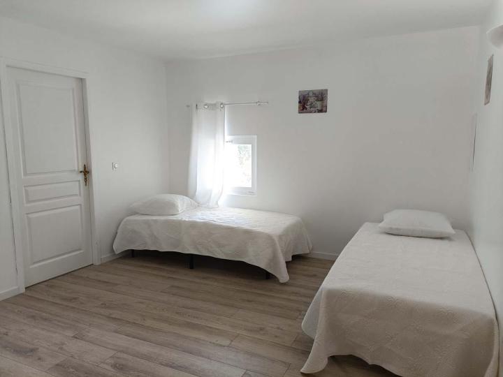 Découvrez le Gîte de Sabré Haut avec Gîtes en Quercy, votre refuge paisible au cœur du Quercy.